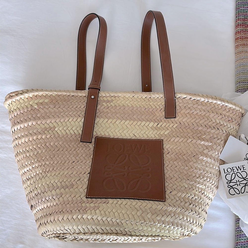 NEW LOEWE LARGE BASKET BAG IN PALM LEAF AND CAKFSKIN